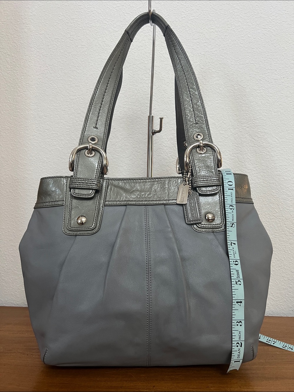 Coach SoHo gray and pewter leather two hang tags pink interior GUC2010